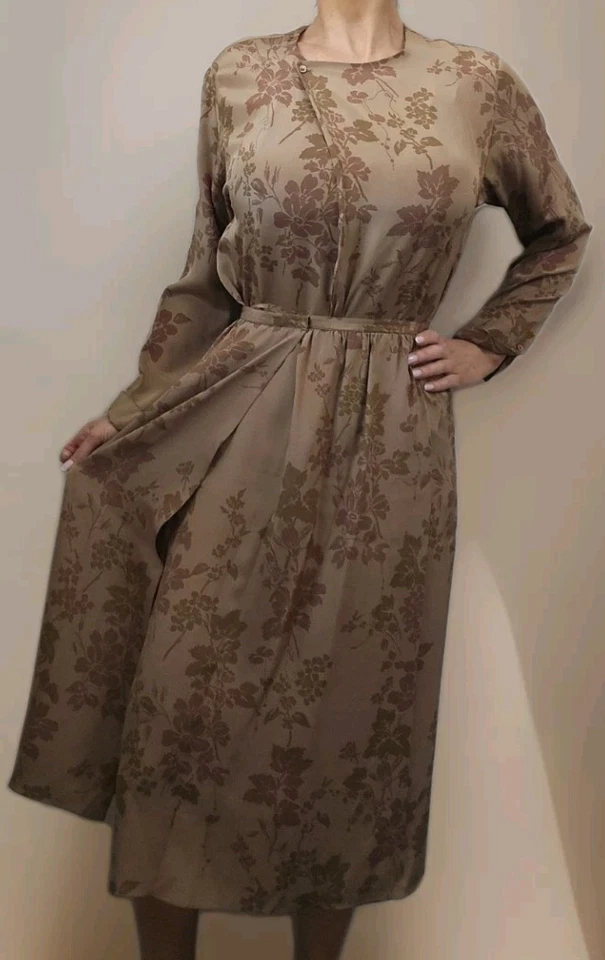 复古 80 年代 Calvin Klein 100% 真丝套装 2 件套花卉印花裹身衬衫和裙子! 12  — 第 2/4 张图片