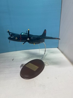 GRUMMAN MARINES F7F-1 TIGERCAT AIRPLANE MAHOGANY WOODEN MODEL 14 INCHES
