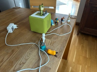 Toniebox grün mit 8 Tonies inklusive Netzteil & Kreativtonie