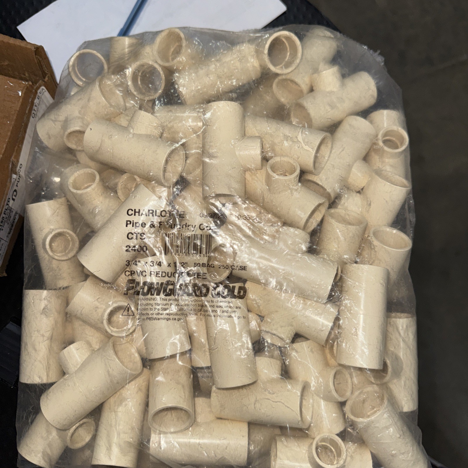 Flow Guard Gold CPVC Reducer Tee  3/4x3/4x1/2 Qty 50 CTS 2400
