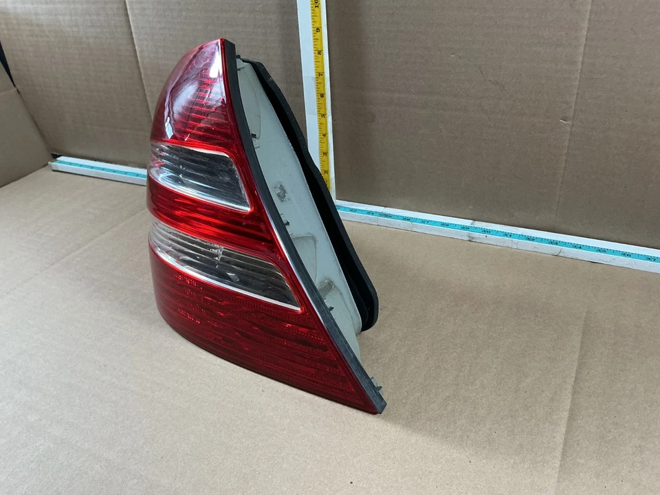 Conjunto de luz trasera izquierda mercedes-benz e500 2003-2009 a2118200364 oem Foto 3 de 4