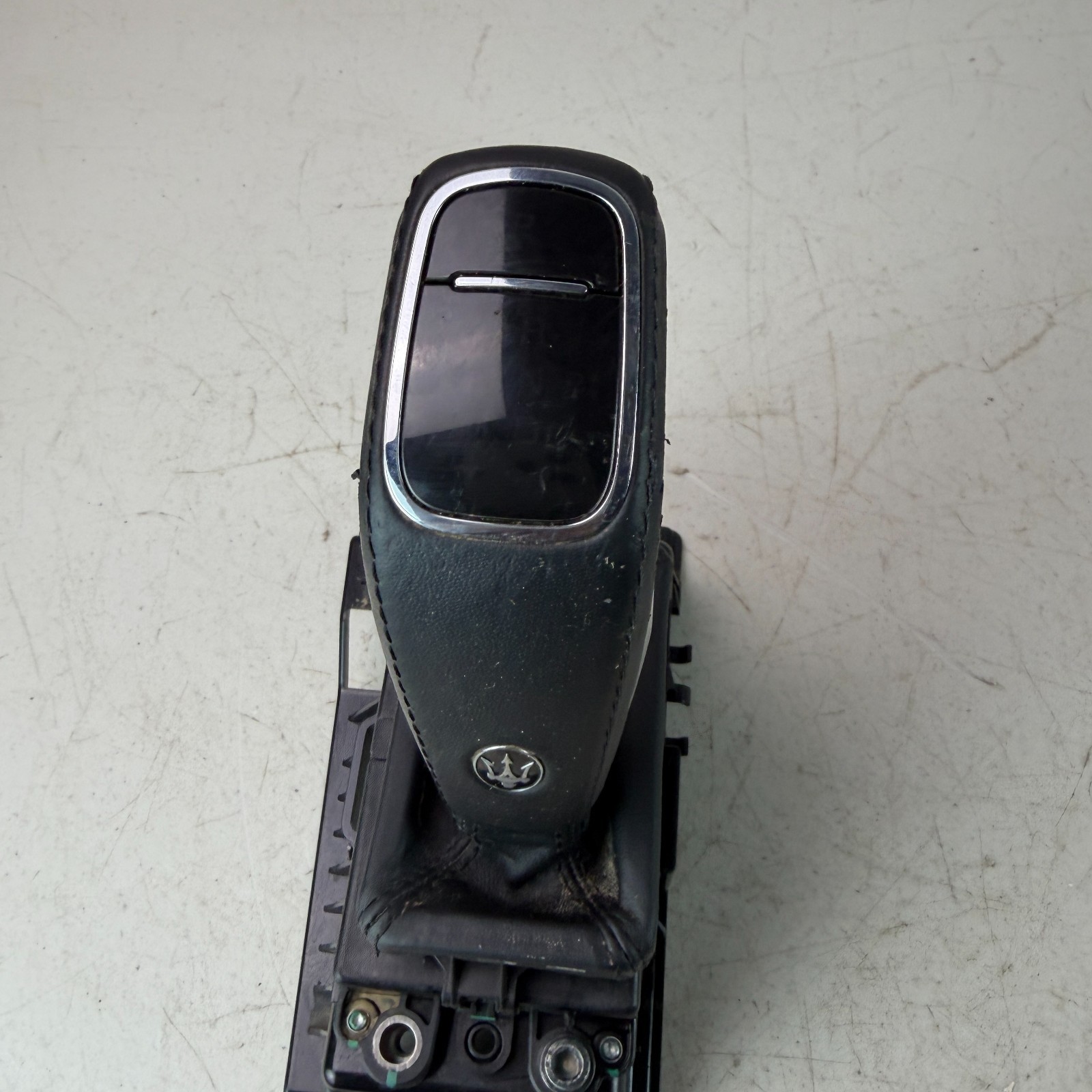 2017-2024 MASERATI LEVANTE AUTOMATIC TRANSMISSION GEAR SHIFTER 670105809 OEM