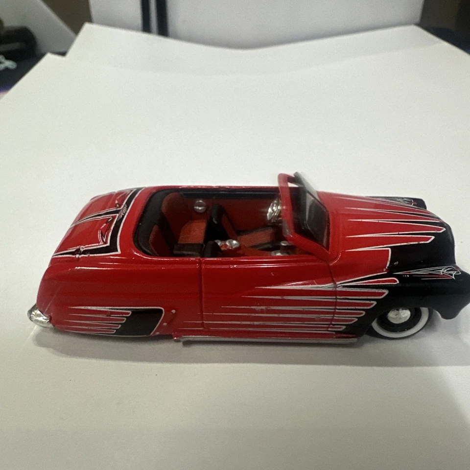 2 maisto cars 1:64 1960 mercury cacho custom and 1967volkswagen 1600 squareback - Image 3 of 4