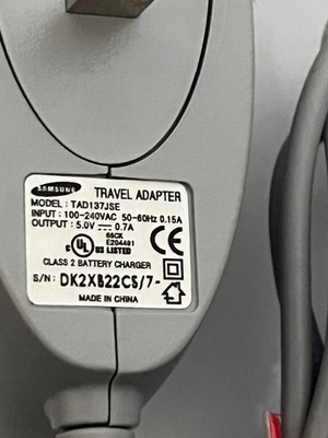 SAMSUNG TAD137JSE TRAVEL ADAPTER 5V 0.7A CHARGER W/ ATTACHED = TESTED