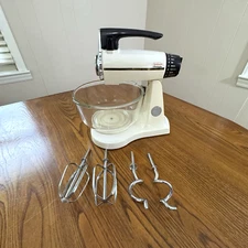 Sunbeam Mixmaster Model 01960 Mixer W/Stand 12 Speed Bowl Hooks Beaters (works)