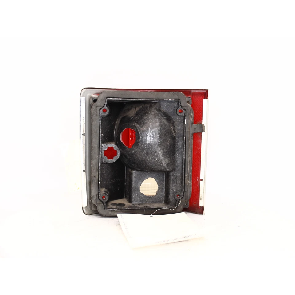 Chevrolet R10 Suburban 1987 lámpara trasera derecha número de pieza - 166-00704AR Foto 4 de 4