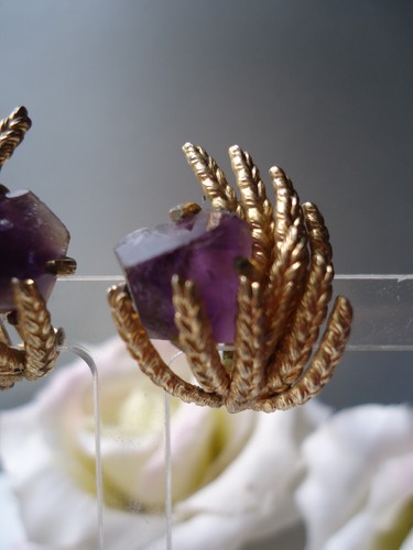 CHRISTIAN DIOR Huge Natural Amethyst Signed Vintage 1966 Gold Tone Clip Earrings - Picture 5 of 12