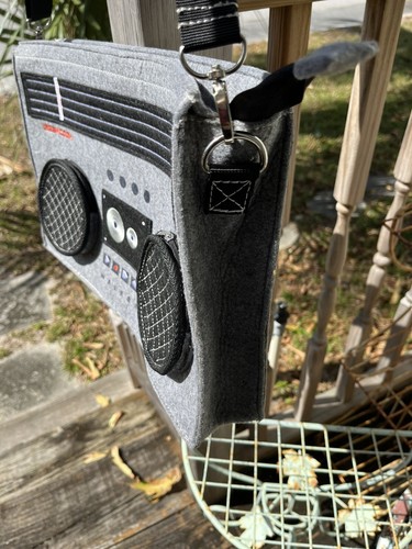 Geekcook Walkbag Felt Boombox Radio Messenger Laptop Bag Gray Black Retro 80s - 第 7/8 張圖片