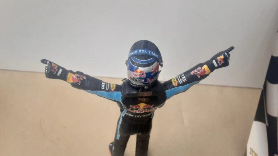 1:18 Sebastian Vettel Figur Red Bull Racing #5 1/18 formula one Champion F1 - Bild 3 von 4