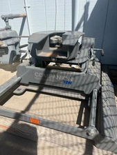 B&W Companion 5th Wheel Slider Hitch. Fits GM/Chevy 2020-2025 with factory PUCK