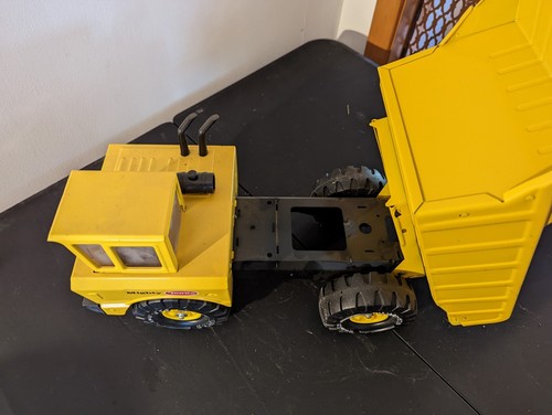 Vintage lot of Tonka/ERTL Trucks - Picture 49 of 85