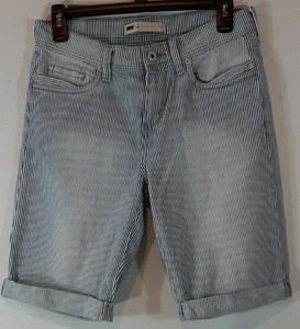 size 4 levi shorts