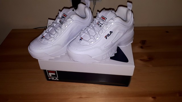 fila trainers red