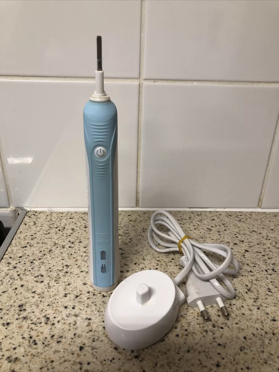 Oral-B Braun Electric Toothbrush 3756 Free Postage…￼