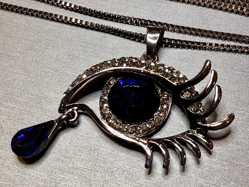 BETSEY JOHNSON DARK BLUE RIVOLI EYE TEAR 28-29.5” COSTUME NECKLACE JEWELRY - Image 2 of 4