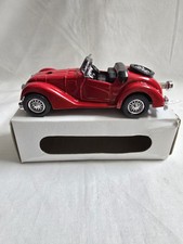 Ancien briquet de table rouge classique voiture gaz butane. Non testé. NEUF JAMAIS UTILISÉ. RARE