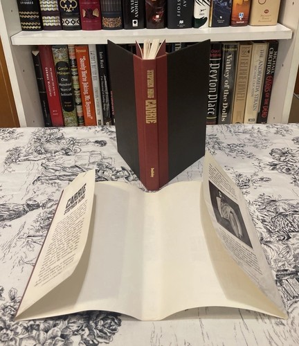 Carrie - Stephen King (1974, Hardcover) First Edition/11th Print, VG+, HCDJ - Picture 8 of 17