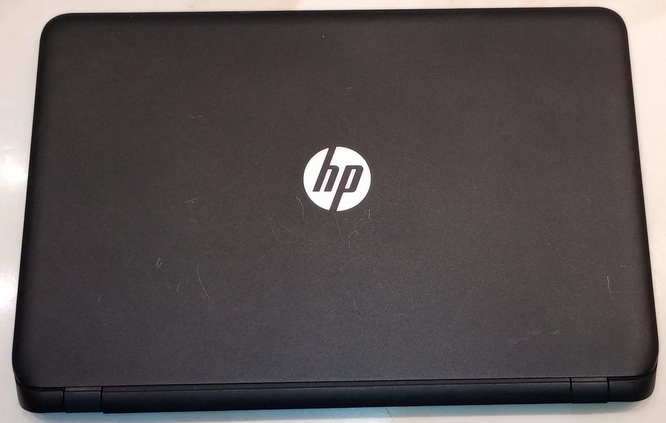 HP Model 15-f039wm Notebook (needs new battery & plug) - Image 4 of 4