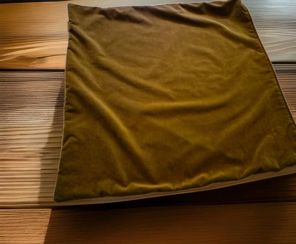 Almohada de piso marrón terciopelo falso 29"X 29" cuadrada Cooper color óxido usada en excelente estado  Foto 4 de 4