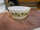 Pyrex Crazy Daisy Spring Blossom 402-1 1/2 Qt. Mixing Bowl VERY NEAR or at MINT!