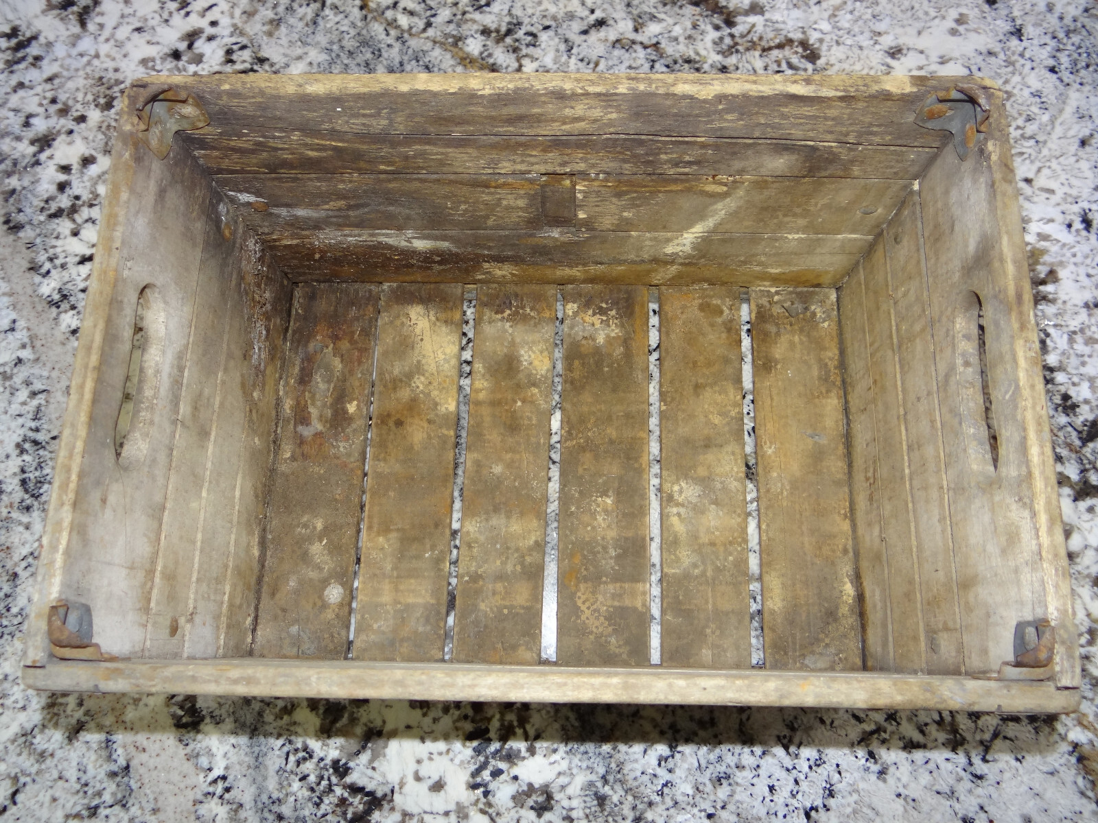 W&W Dairy Co Beloit, Wi Wood Milk Bottle Crate Box Vtg Antique