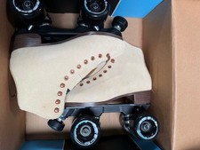 New Sure Grip Boardwalk Tan Suede skates men's size 5 fits womens 6-6.5