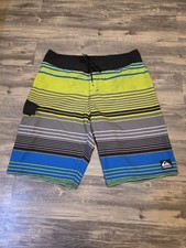 QUIKSILVER BOARD SHORTS MEN'S SIZE 32 PREOWNED Y2K VIBE