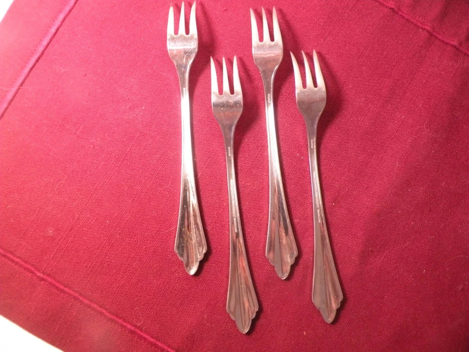 4 Meeresfrüchte Cocktail Gabeln Reed & Barton Rebacraft Sarajevo Edelstahl 5 7/8" - Bild 4 von 4