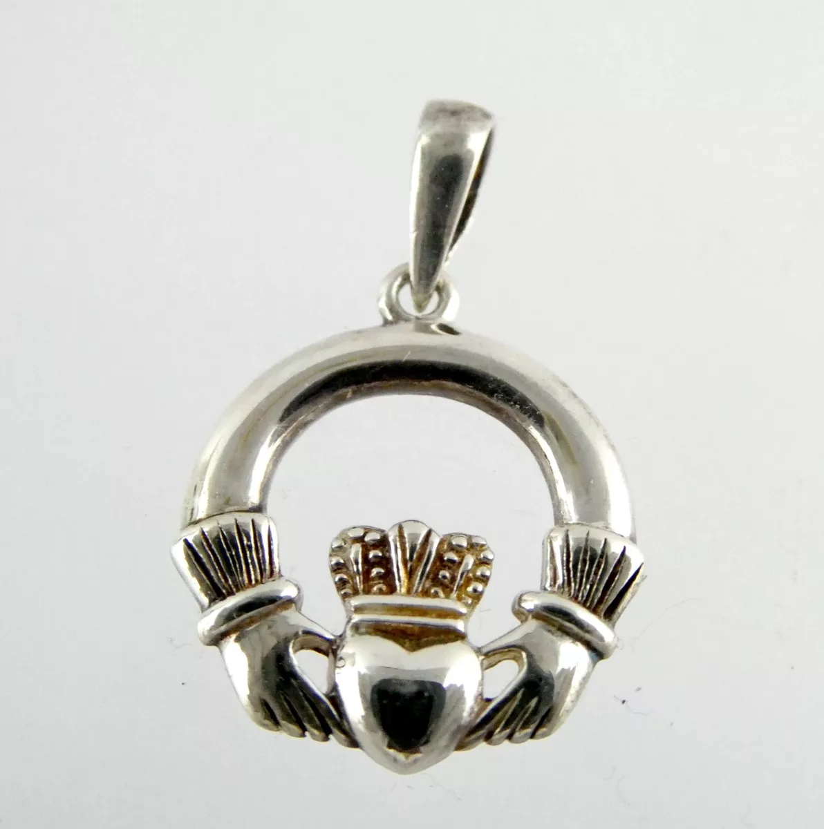 Vintage claddagh deals necklace