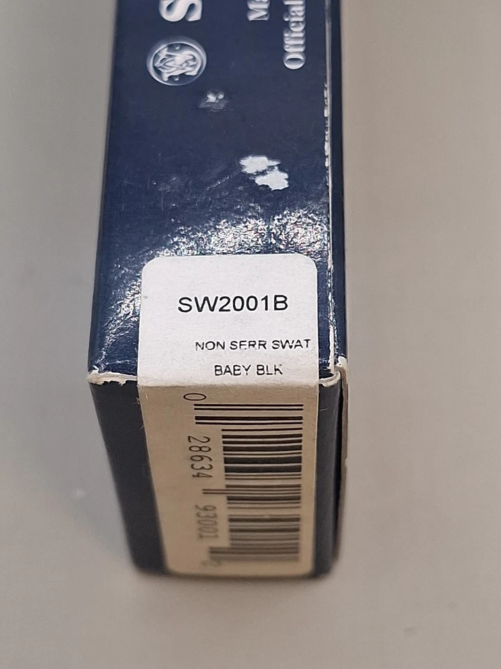 CUCHILLO PLEGABLE RARO DE COLECCIÓN BLACK SMITH & WESSON S.W.A.T 1er MILLENNIUM RUN SW2001B Foto 3 de 4