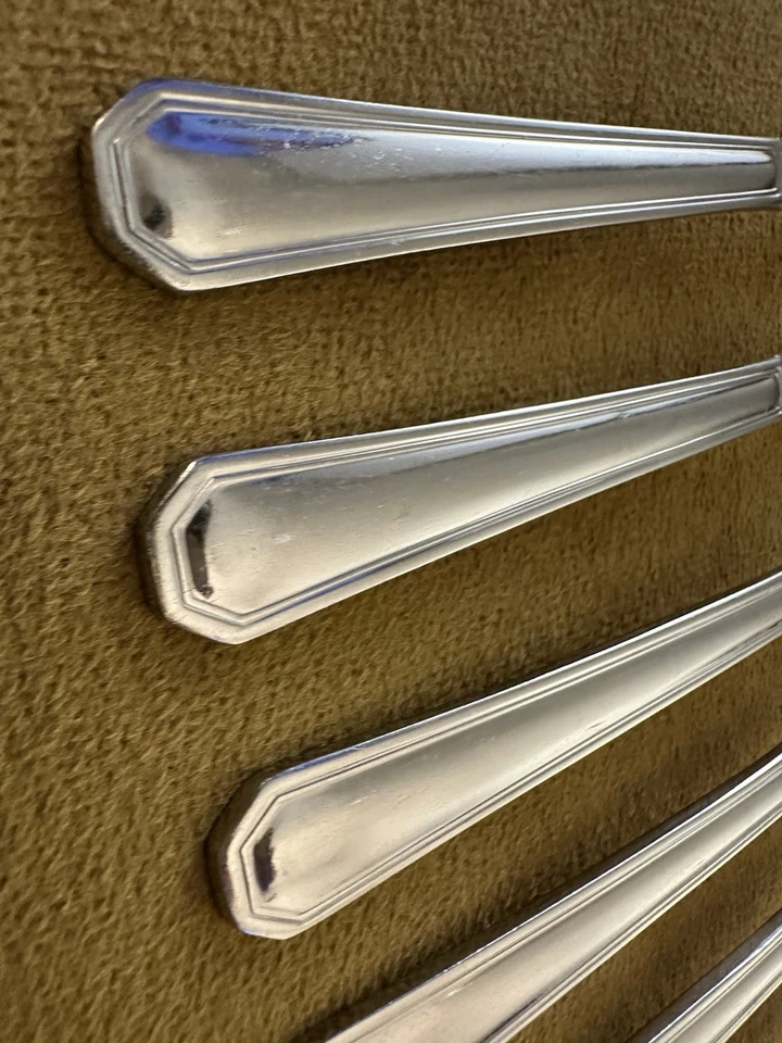 Pfaltzgraff PROVIDENCE All Glossy 18/8 Stainless Dinner & Salad Forks - Image 3 of 4