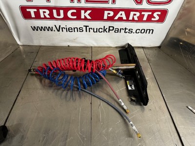 PETERBILT PACCAR KENWORTH PETERBILT BRACKET-POGO STICK MOUNTING ALUM G11-6075M0