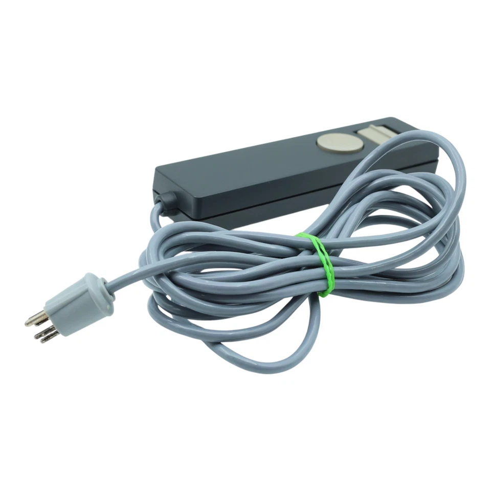 Rollei Remote Release Autofocus Wired Remote Dia Projector P35A - Image 2 of 2