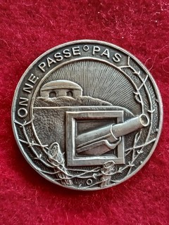 authent insigne forteresse Maginot on ne passe pas canon a droite www2 39 45