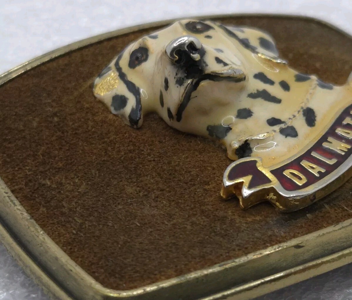 Vtg Leather Belt W/ 1979 Raintree Dalmatian Buckle Hand Tooled Made USA 46” Long 1979 Weimaraner Hunting Dog 3D Raintree Belt Buckle – Hers  main image 3