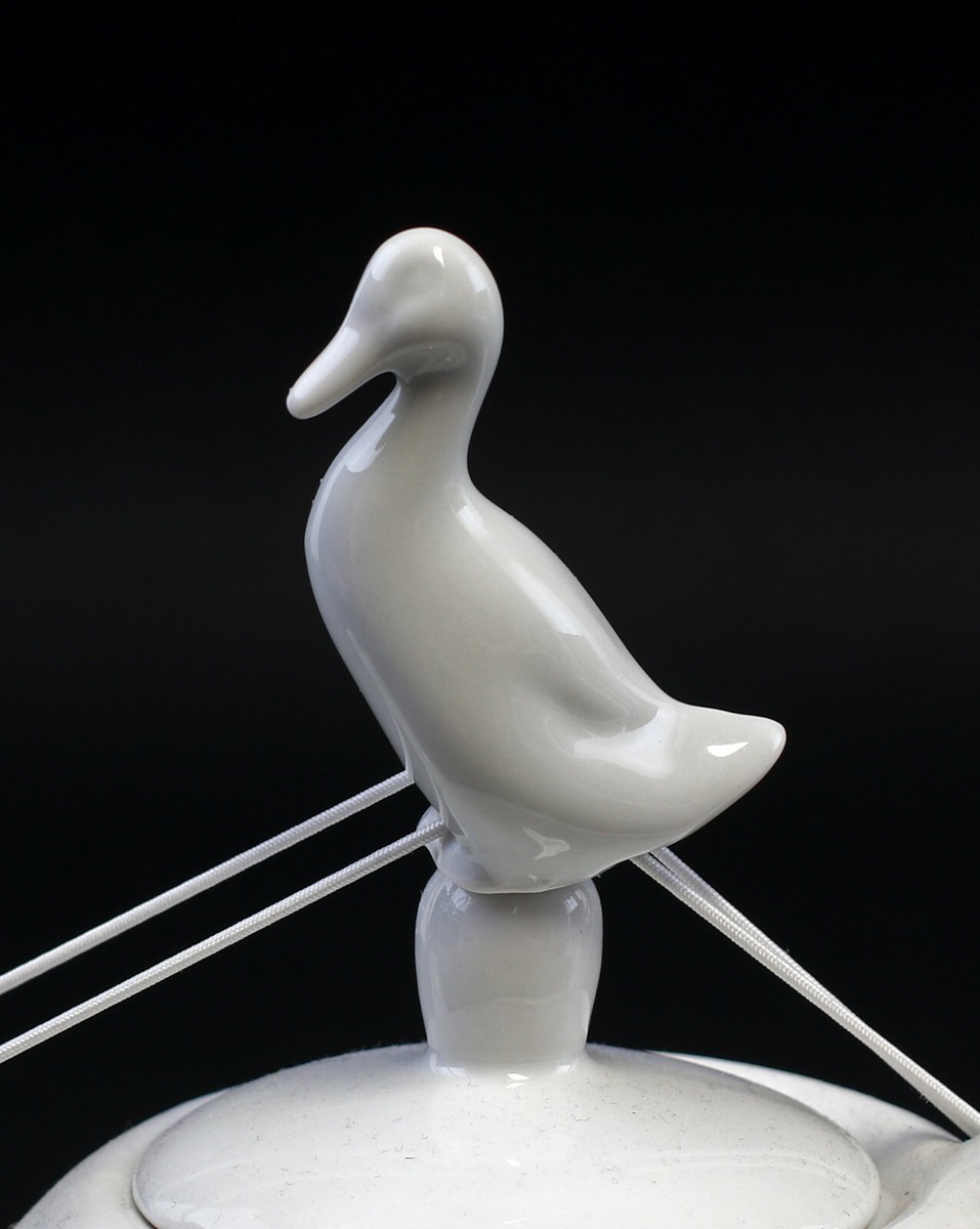 Lindner Porzellan Tropfenfänger Wasseramsel - Handbemalter Teekannen-Helfer