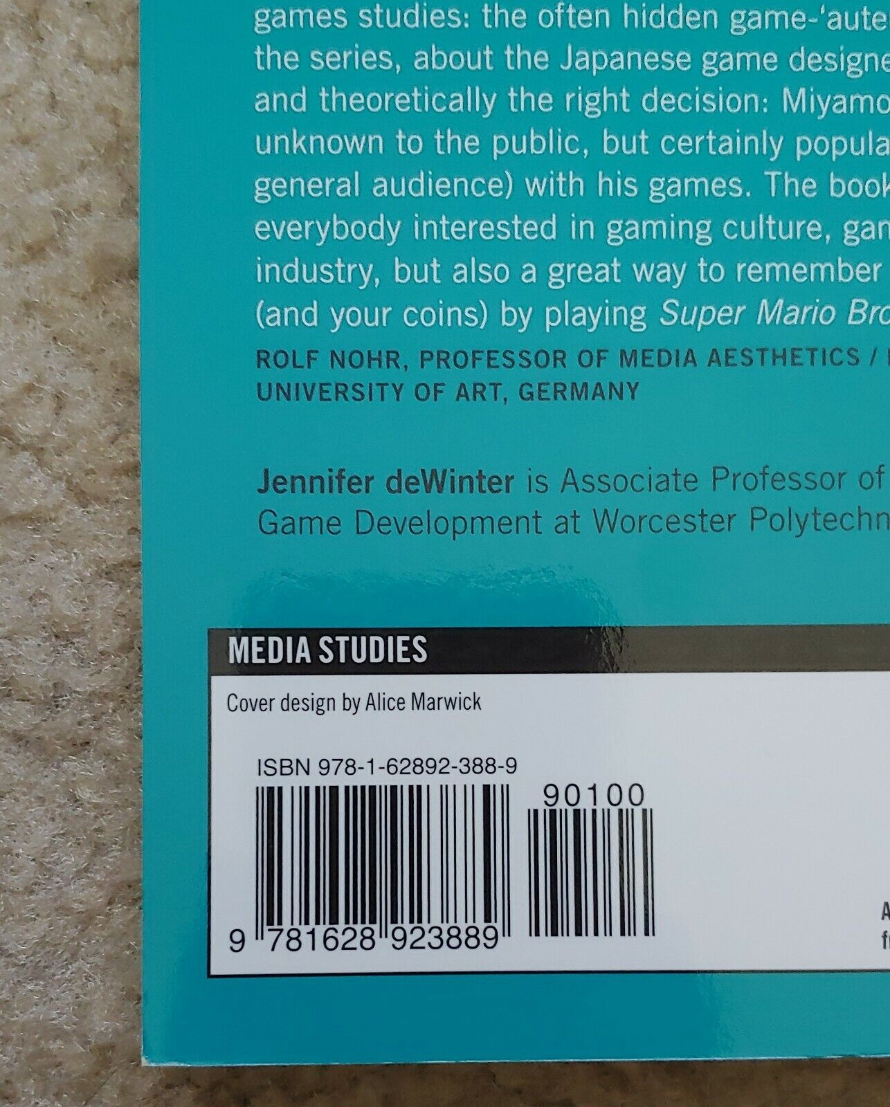  Shigeru Miyamoto: Super Mario Bros., Donkey Kong, The Legend of  Zelda (Influential Video Game Designers): 9781628923889: deWinter,  Jennifer, Kocurek, Carly A., deWinter, Jennifer: Books