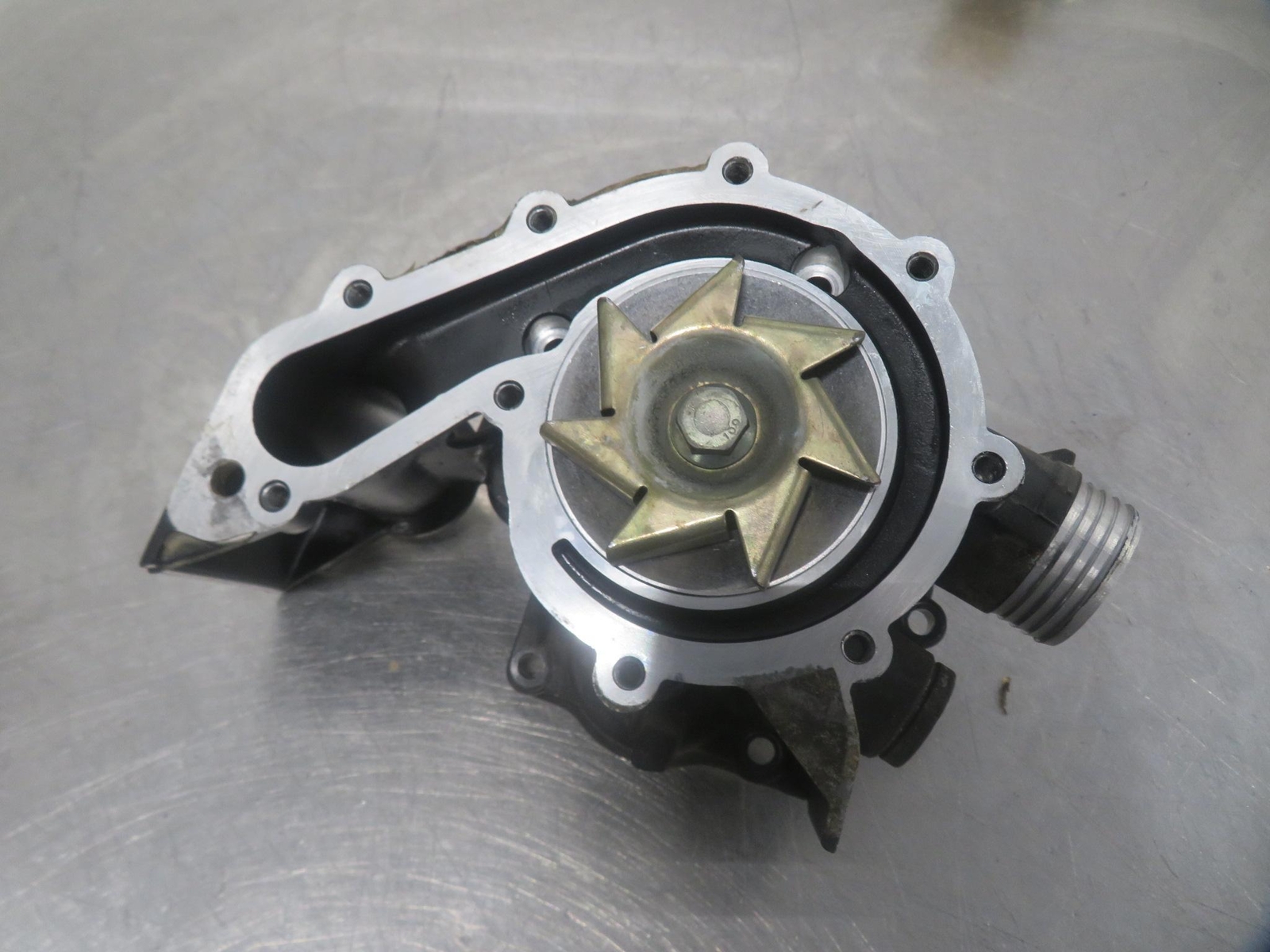 2000 BMW K1200LT Engine Water Pump Assembly Unit 11517676371 for 