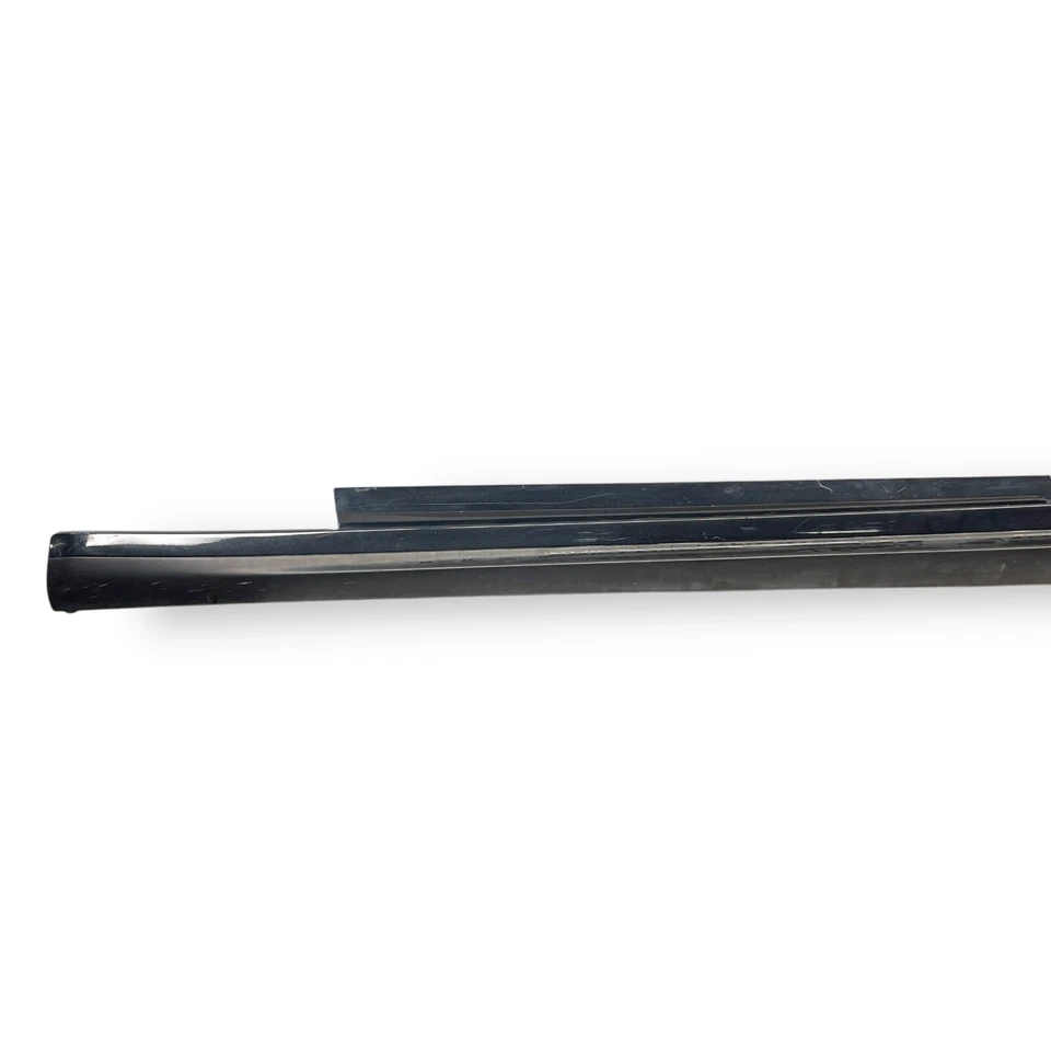 2013-2017 Maserati Quattroporte M156 Rocker panel left side skirt OEM 670010638 - Image 4 of 4