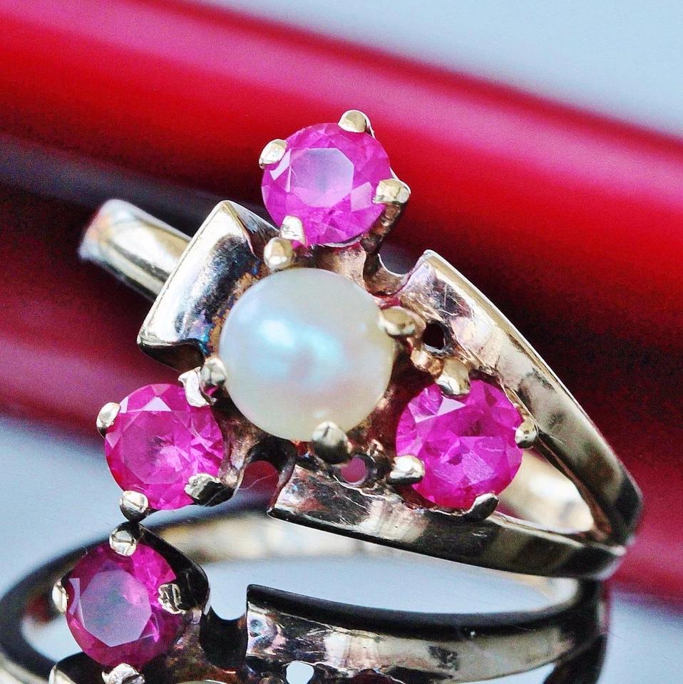 10k yellow gold ring 5.3mm cultured pearl & lab ruby size 7.75 handmade 3.5g - Image 2 of 4