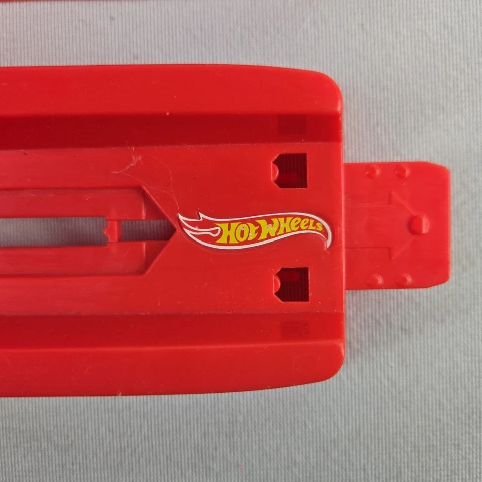 Hot Wheels Pull Back Launcher Mattel 2011 Red and Gray Needs Rubber Band - Image 3 of 4