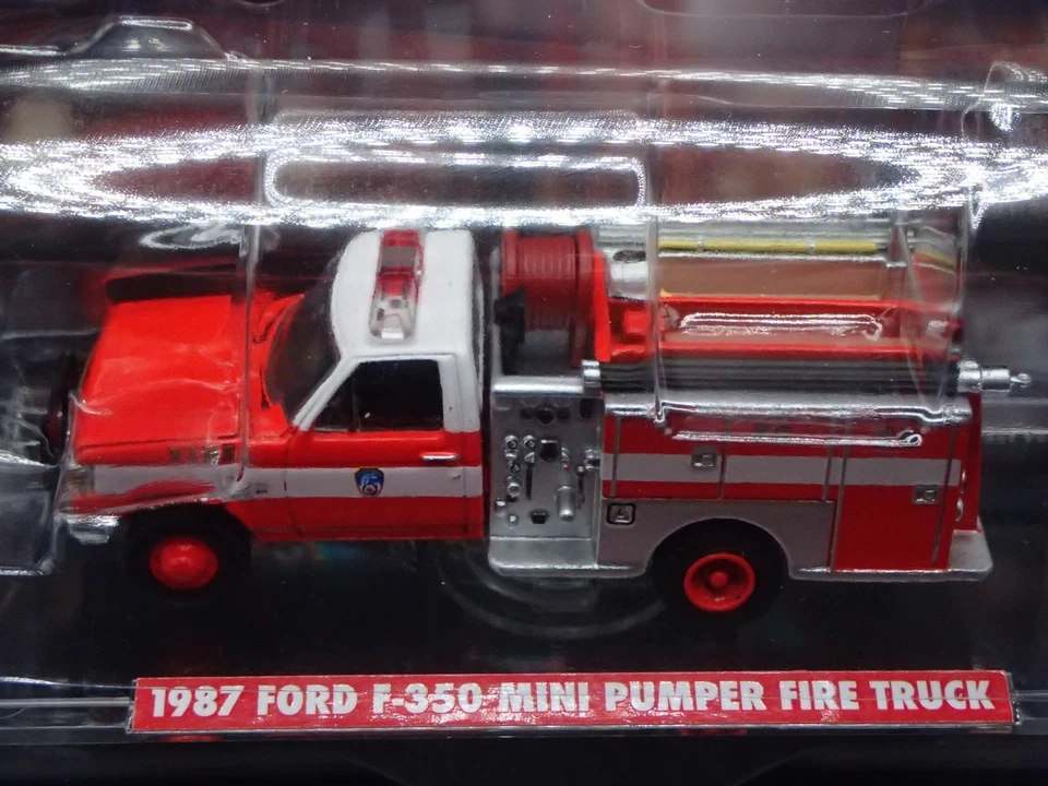 2025 GREENLIGHT 1987 FORD F-350 FDNY MINI PUMPER FIRE TRUCK HOBBY EXCLUSIVE 1:64 - Image 3 of 4