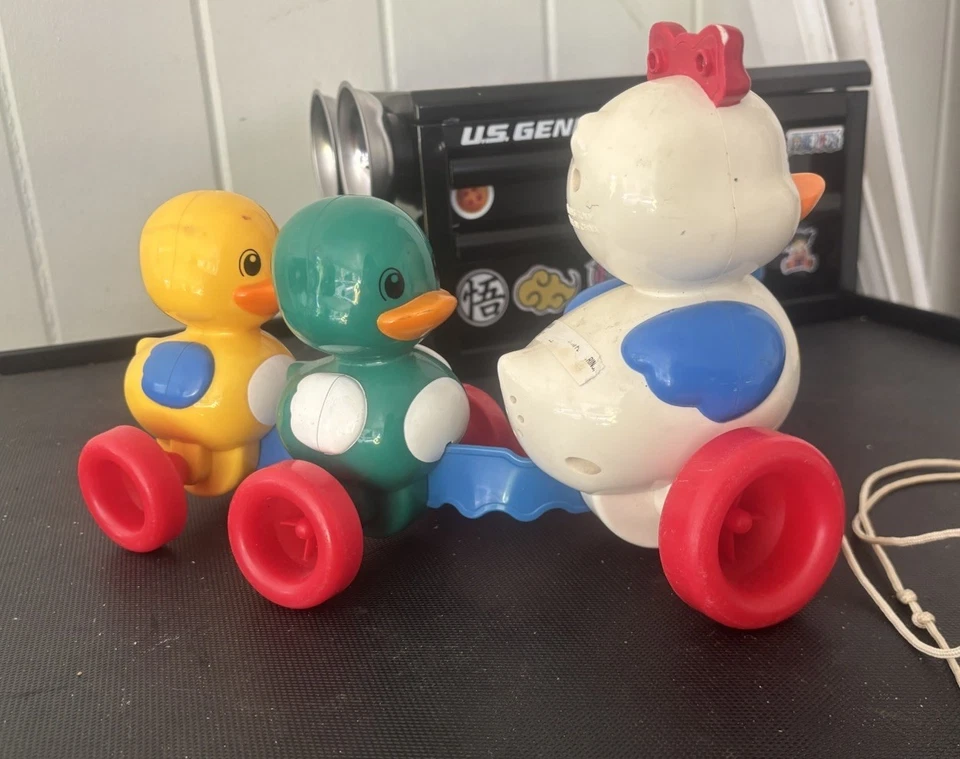 Vintage Tomy Toomies Quack Along Ducks pull-along toy. - Image 4 of 4