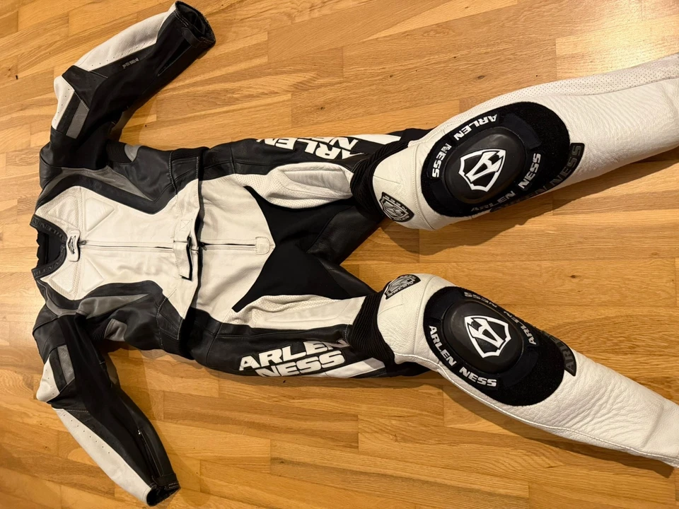 Arlen Ness Motorrad Lederkombi – Größe 54 – Hochwertige Racing-Kombi! - Bild 4 von 4
