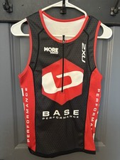 2XU BASE Performance Triathlon Top Sleeveless Zippered Black Red Athletic Gear