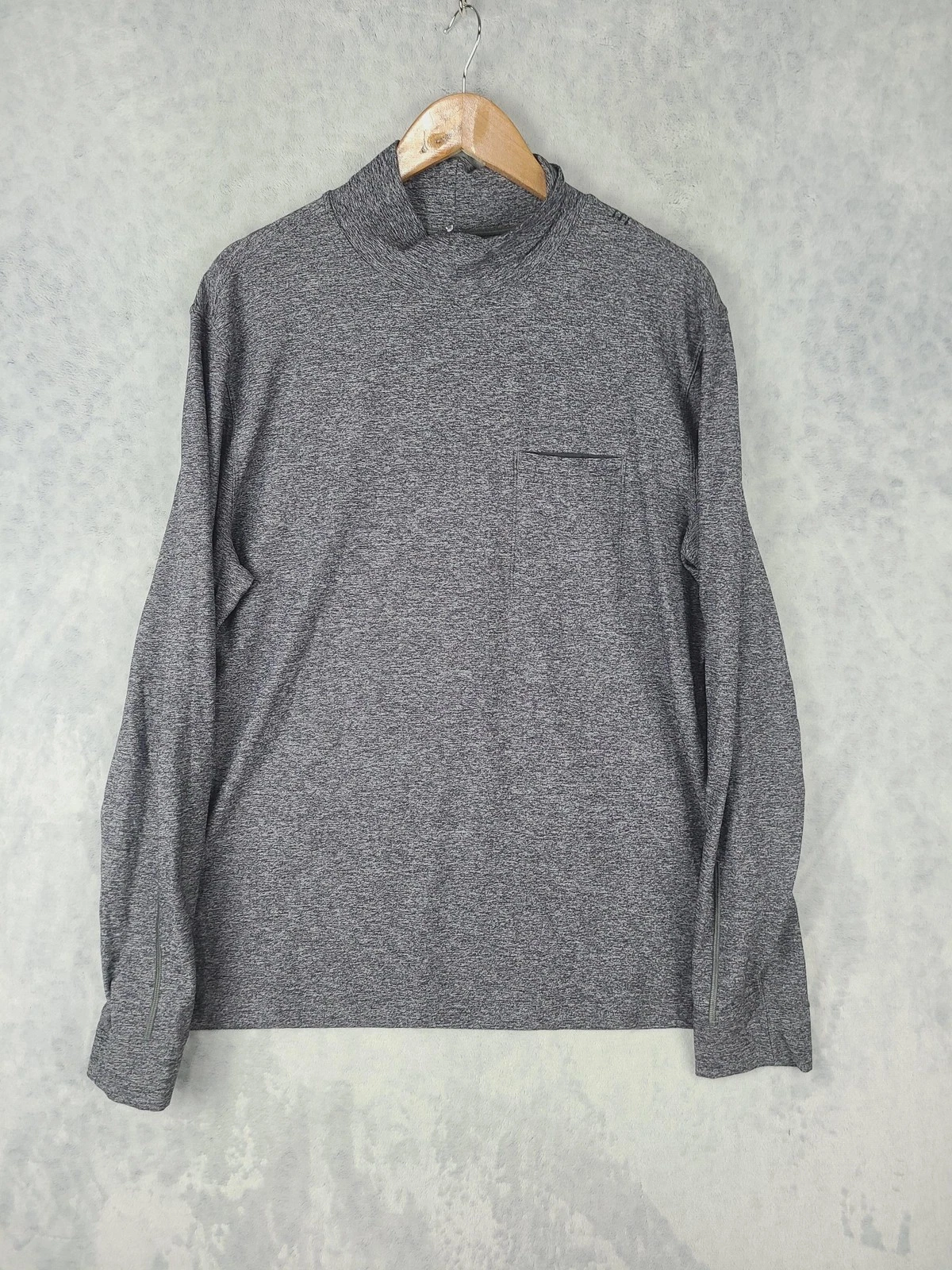 Lululemon Shirt Mens XL Gray Long Sleeve Mock Neck Athletic Performance Pocket