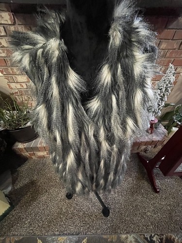 faux fur vest black/white By Romeo And 