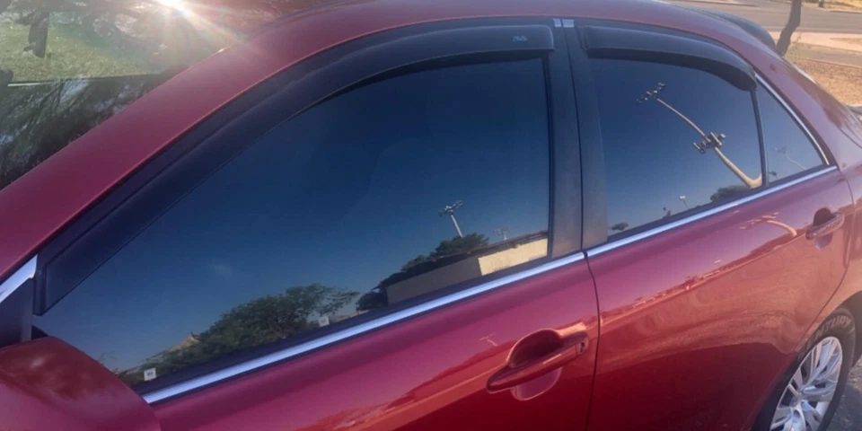 Вентиляционные козырьки противодымные дождевики AVS 3 М лента для седана Toyota Camry 2007-2011 годов выпуска - Изображение 3 из 4