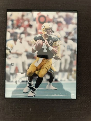 Brett Favre Autograph 8x10 SKU:412