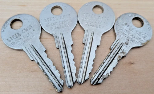 Vintage Steelcase Lot of 4 Matching Keys "FR408" Grand Rapids Michigan USA OEM - product listing photo